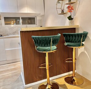 Signature-Apartment, 2 Schlafzimmer, Stadtblick | Eigene Küche