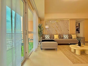 Executive Suite | Living area