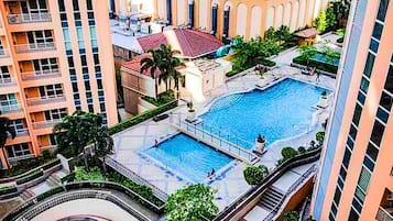 3 outdoor pools