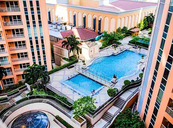 3 outdoor pools