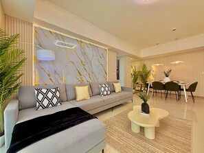 Executive Suite | Living area