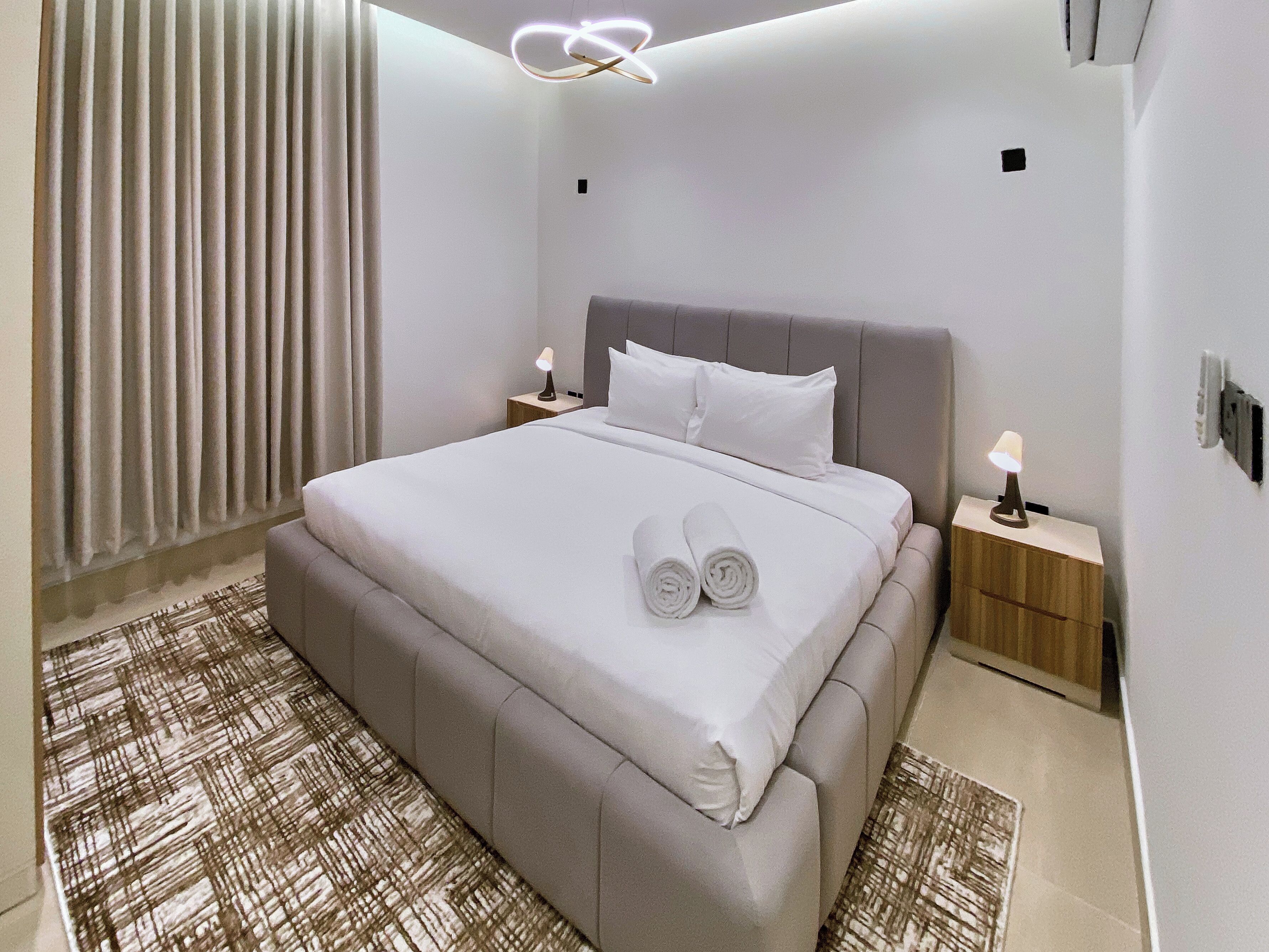 尊荣公寓, 露台 | 高档床上用品、客房内保险箱、遮光窗帘、熨斗/熨衣板