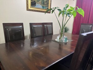Dining - Casa HospedajeMiPension 2 blocks from the MallMultiplaza, 15 mnts from the airport. (San Pedro Sula)