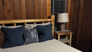 2 bedrooms, internet, bed sheets