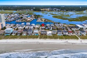 On the beach - Urban Cowboy - Beach House! (North Myrtle Beach)