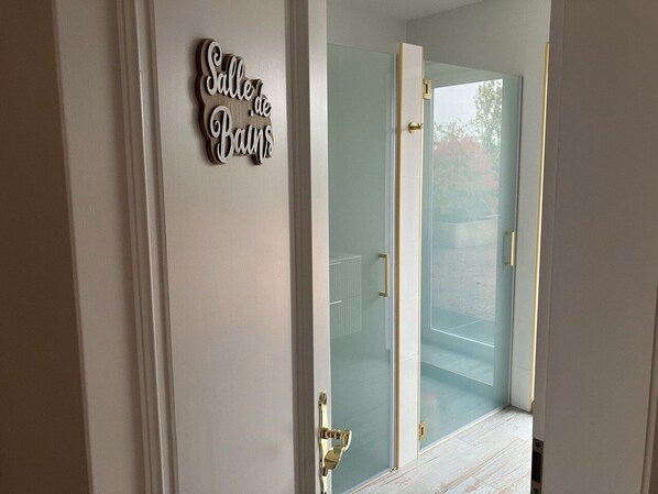 Spa - Spacious 240 sqm "savoir-vivre" vacation home near the German border (Schleithal)