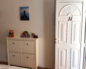 1 bedroom, iron/ironing board, WiFi