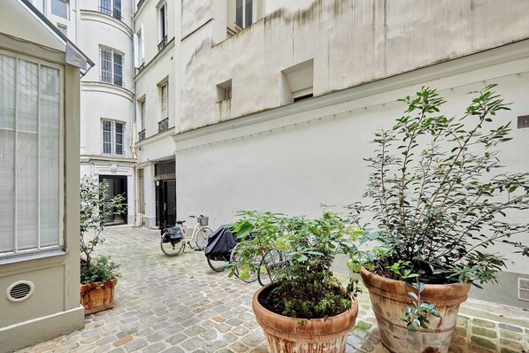 Apartment | Property grounds