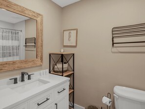 Séchoir à cheveux, serviettes fournies