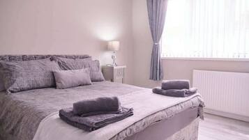 3 bedrooms, iron/ironing board, free WiFi, bed sheets