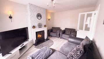 Télévision, cheminée