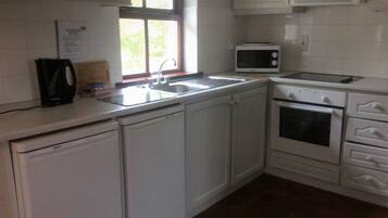Fridge, cookware/dishes/utensils