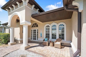 Terrace/patio - A Sunset Paradise - Amazing Waterfront Vacation Villa (Cape Coral)