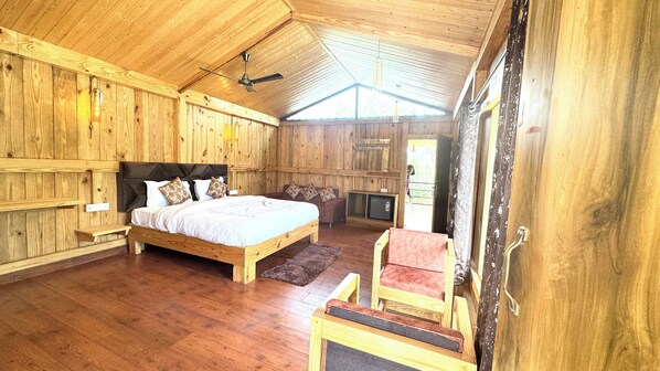 Superior kamer, uitzicht op tuin | Luxe beddengoed, bedden met traagschuimmatrassen, een bureau