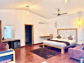 Luxury Cottage, Garden View | Premium bedding, memory foam beds, desk, free WiFi - Corbett Wildernest Resort (Kotabagh)