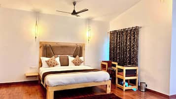 Superior Room, Garden View | Room amenity
