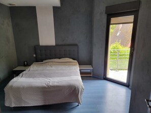 2 chambres, fer et planche à repasser, lit parapluie, Wi-Fi gratuit