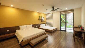 Kamar Double Keluarga, pemandangan kota | Meja kerja, setrika/meja setrika, Wi-Fi gratis, dan seprai linen