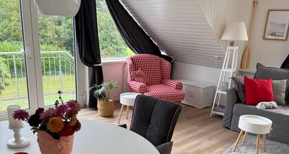 Neue Ferienwohnung an der Ostsee mit Garten nur 450 Meter zum Meer und Marina