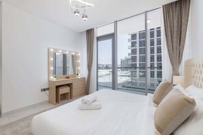 4 室のベッドルーム、アイロン / アイロン台、WiFi、ベッドシーツ