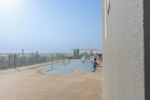 حمام سباحة