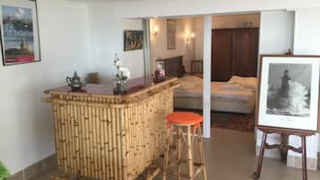 Apartment | 1 bedroom, bed sheets