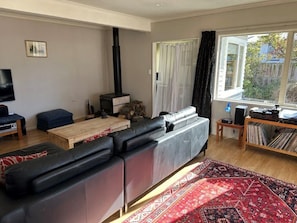 TV, fireplace - Southern Alps on your doorstep! Cozy, quiet private home in a friendly community (Springfield)