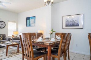 House - Bright 3B w Pool Close to Disney Encantada 8545 (Kissimmee)