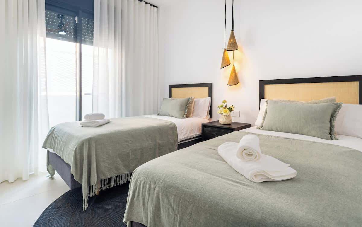 3 chambres, fer et planche à repasser, accès au Wi-Fi (inclus)
