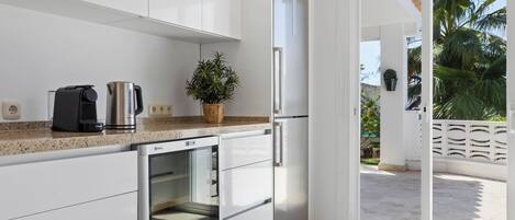 Microones, forn, placa de cuina i rentaplats