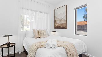 3 quartos, ferros/tábuas de passar roupa, Wi-Fi de cortesia