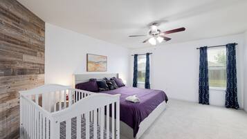 4 camere, una scrivania, ferro/asse da stiro, Wi-Fi gratuito