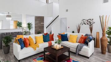 Smart TV, lareira, escritórios