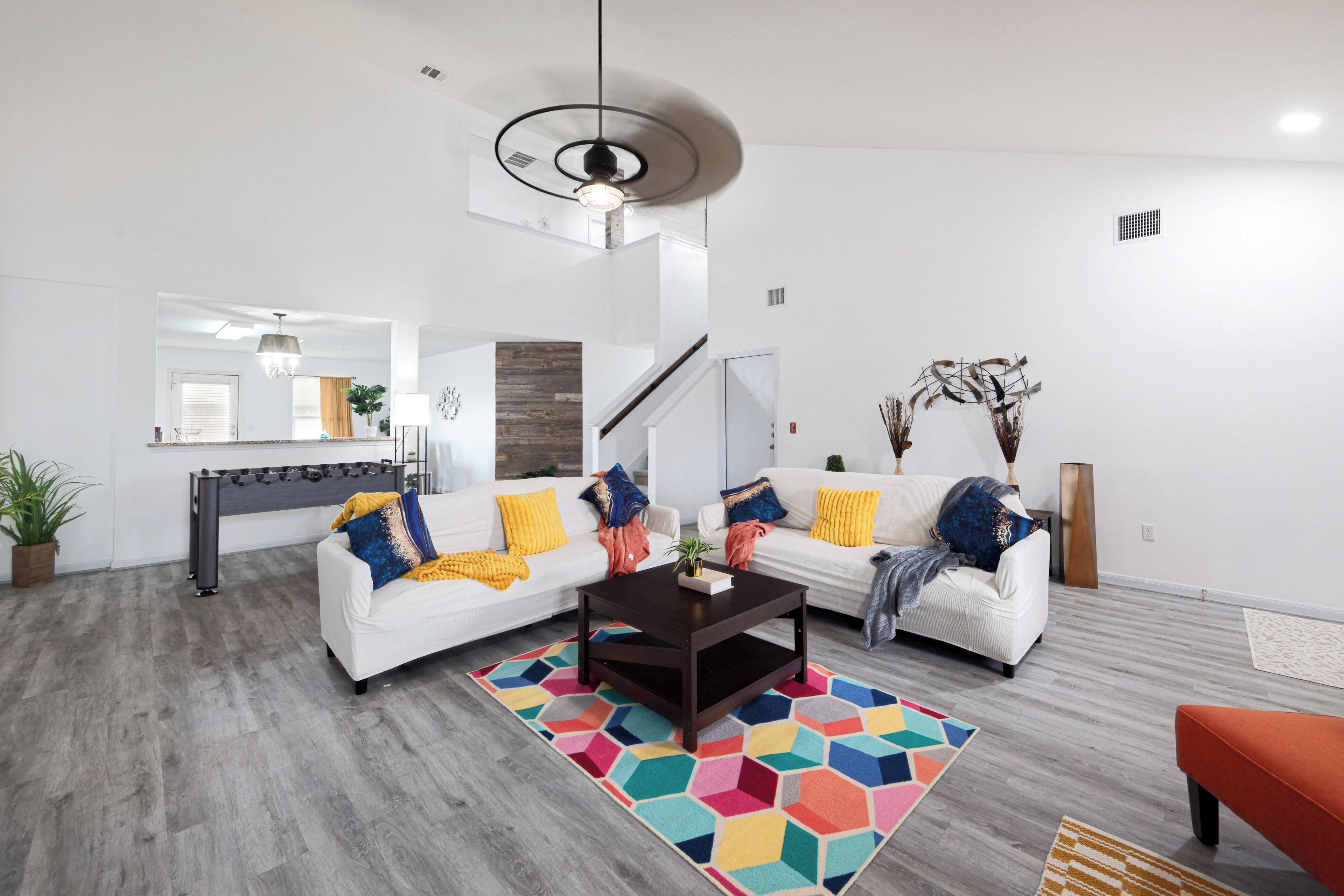 Smart TV, caminetto, studio