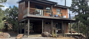 Juniper House: Your Serene Boulder, Utah Mountain Retreat