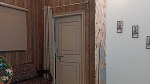 مساحة عمل للكمبيوتر المحمول وواي فاي مجانًا