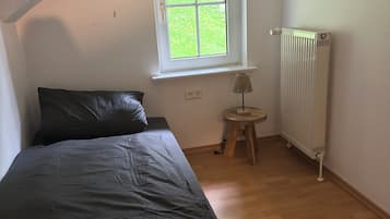 2 habitaciones, acceso a internet y ropa de cama
