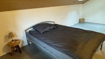 2 bedrooms, Internet, bed sheets