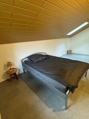 2 bedrooms, Internet, bed sheets