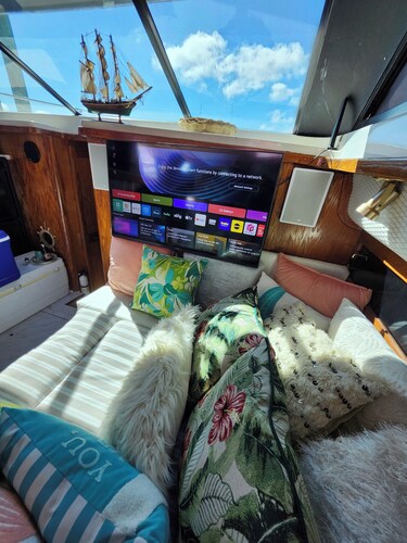 2 Bedrooms Yacht Rental