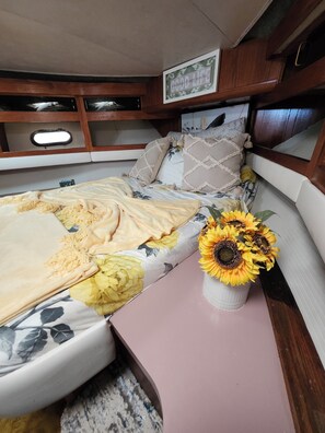 2 bedrooms, Internet, bed sheets