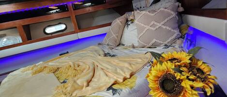 2 bedrooms, Internet, bed sheets