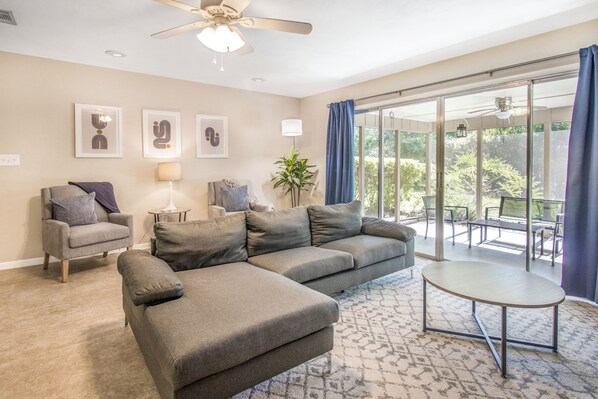 Smart TV - Quiet Gainesville 3BR 2BA - Extended Stay (Gainesville)