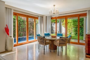 تناول الطعام