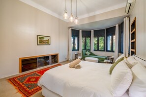 4 chambres, fer et planche à repasser, accès Internet, draps fournis