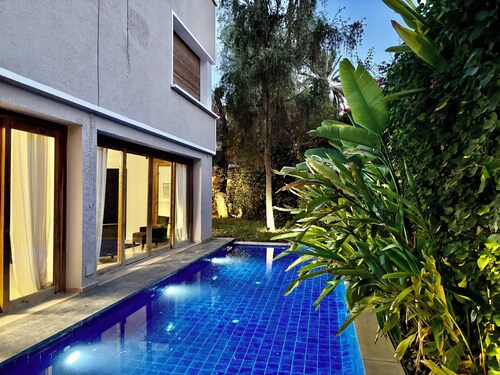 Villa Dar Chama pool and relaxation in the center of Marrakech