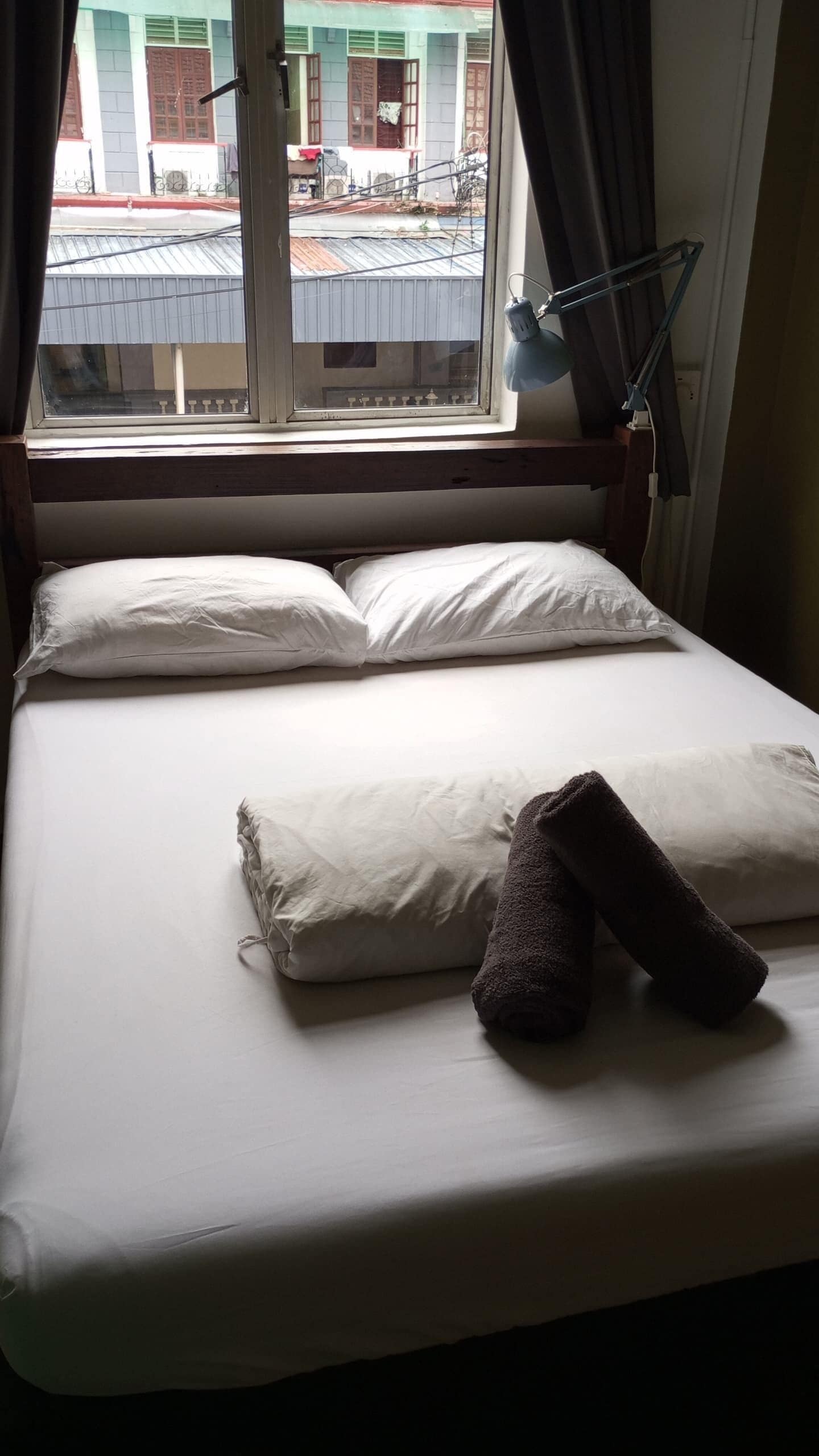 Free WiFi, bed sheets