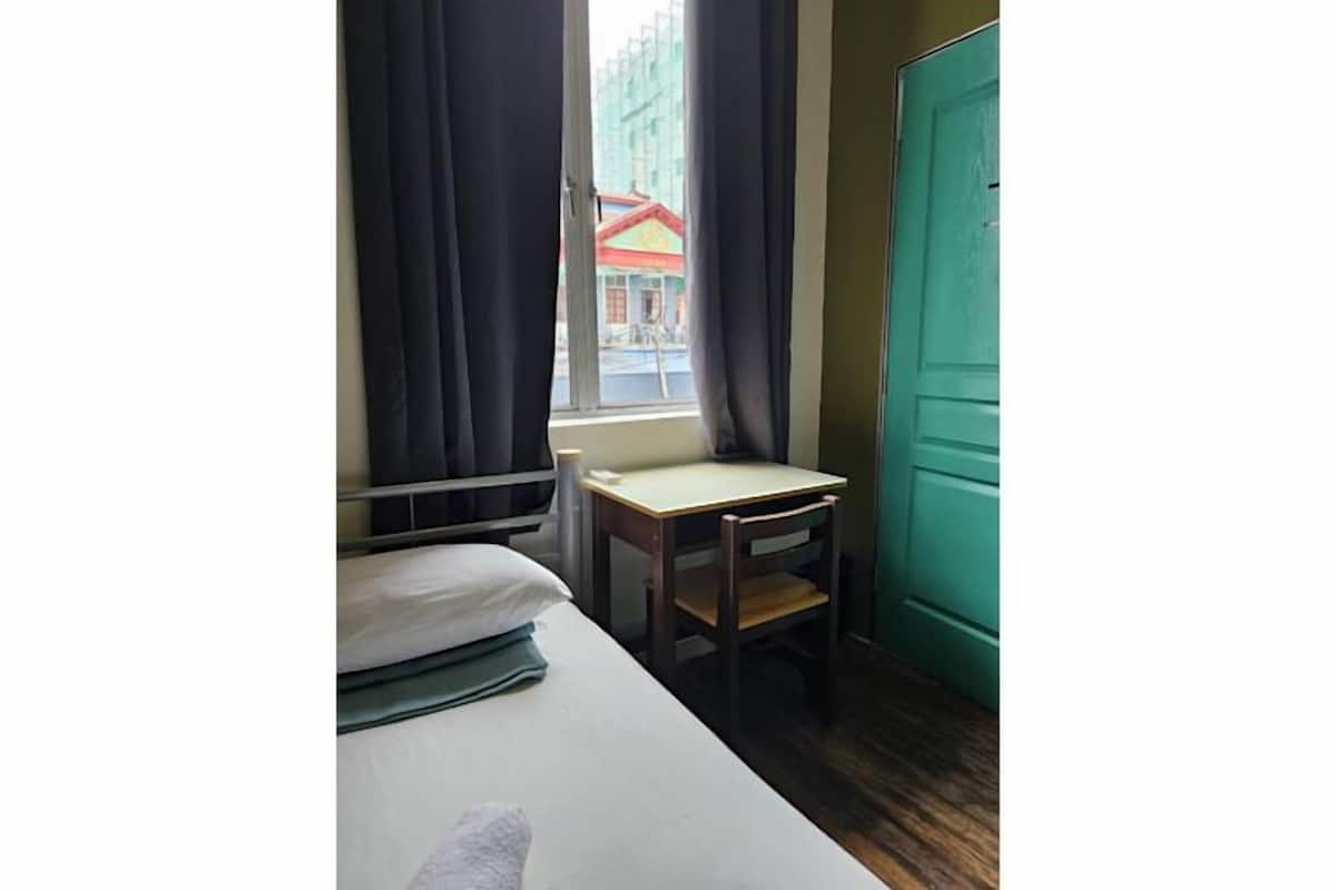 Standard Double Room | Wi-fi percuma, cadar katil