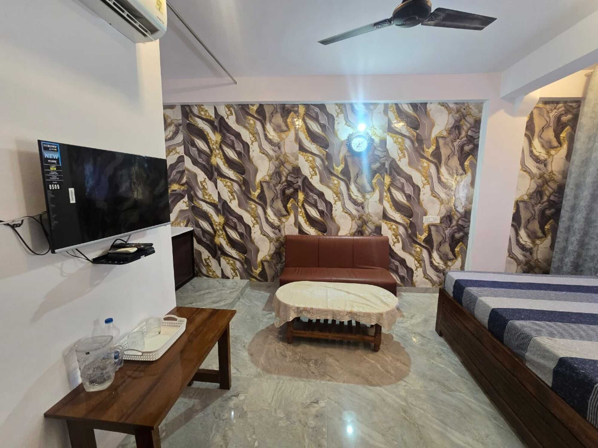 豪華客房 | 書桌、摺床/加床 (收費)、床單