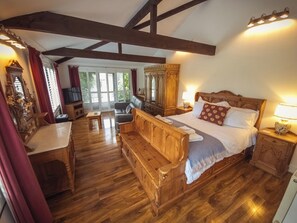 8 soveværelser, strygejern/strygebræt, Wi-Fi, sengetøj